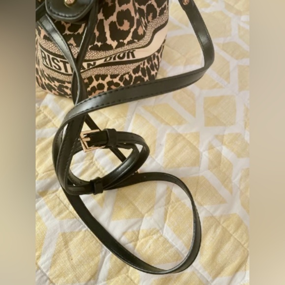 Dior Leopard Pattern Bucket Bag/Shoulder Bag/Crossbody Bag GWP - Picture 4 of 15